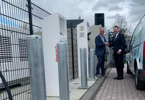 Eerste waterstoftankstation van Limburg geopend