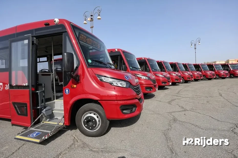 Rome gaat zijn eigen waterstof maken: 110 miljoen voor groene bussen en een productiehub in Acilia