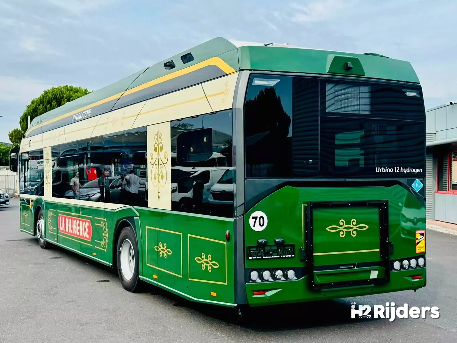 Béziers zet dertien waterstofbussen in — de eerste heet La Diligence